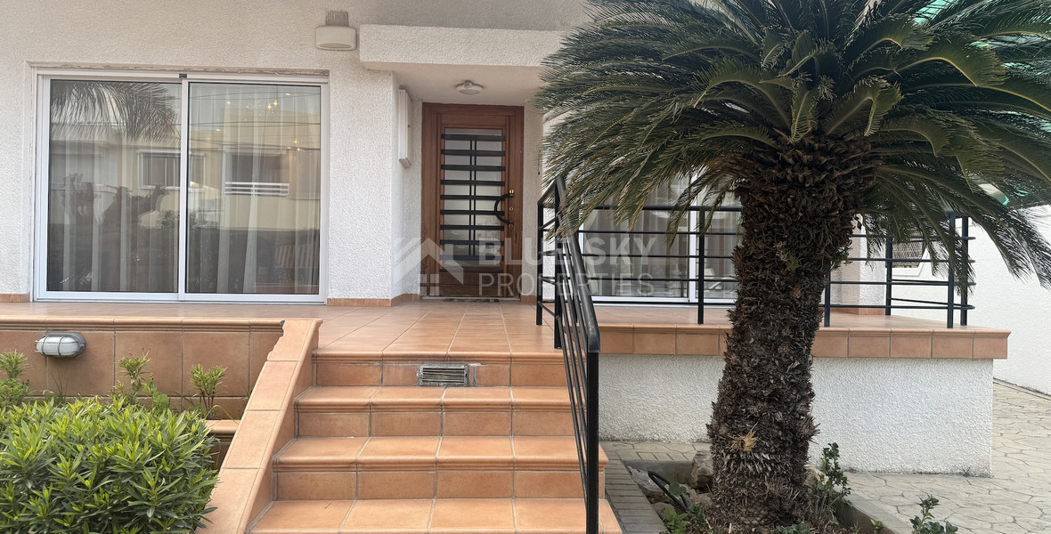 FOR RENT THREE BEDROOM DETACHED HOUSE ON A BIG PLOT IN KAPSALOS