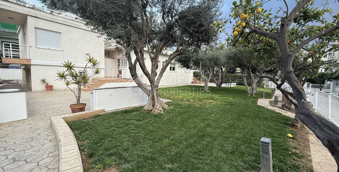 FOR RENT THREE BEDROOM DETACHED HOUSE ON A BIG PLOT IN KAPSALOS