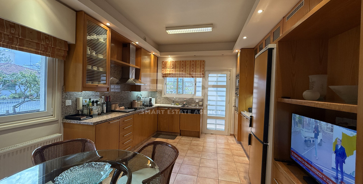 FOR RENT THREE BEDROOM DETACHED HOUSE ON A BIG PLOT IN KAPSALOS