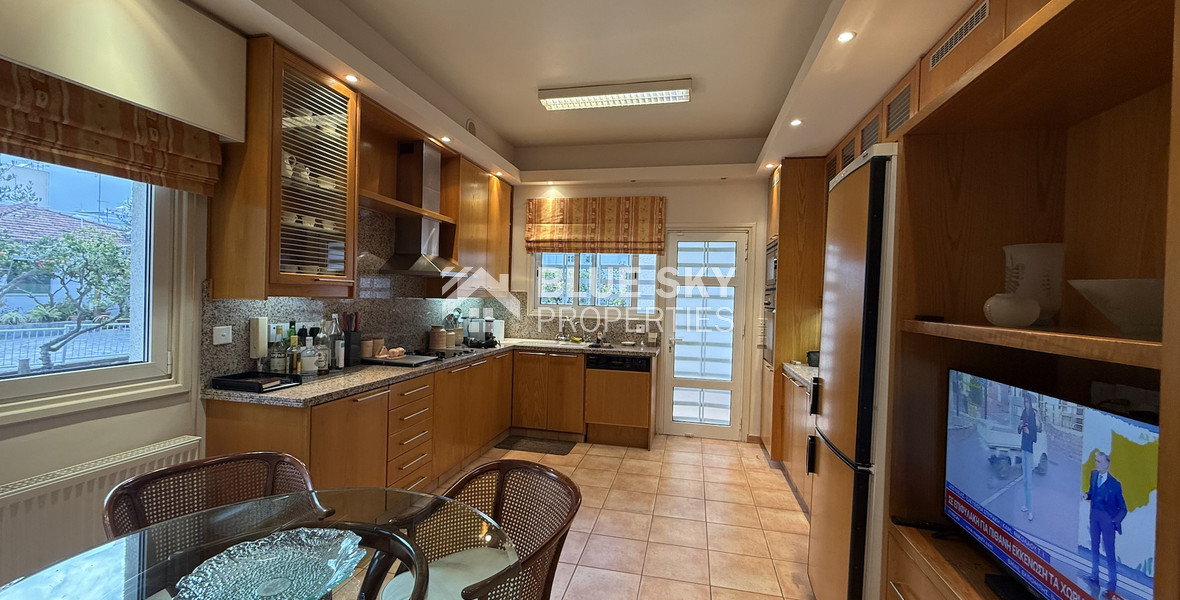 FOR RENT THREE BEDROOM DETACHED HOUSE ON A BIG PLOT IN KAPSALOS