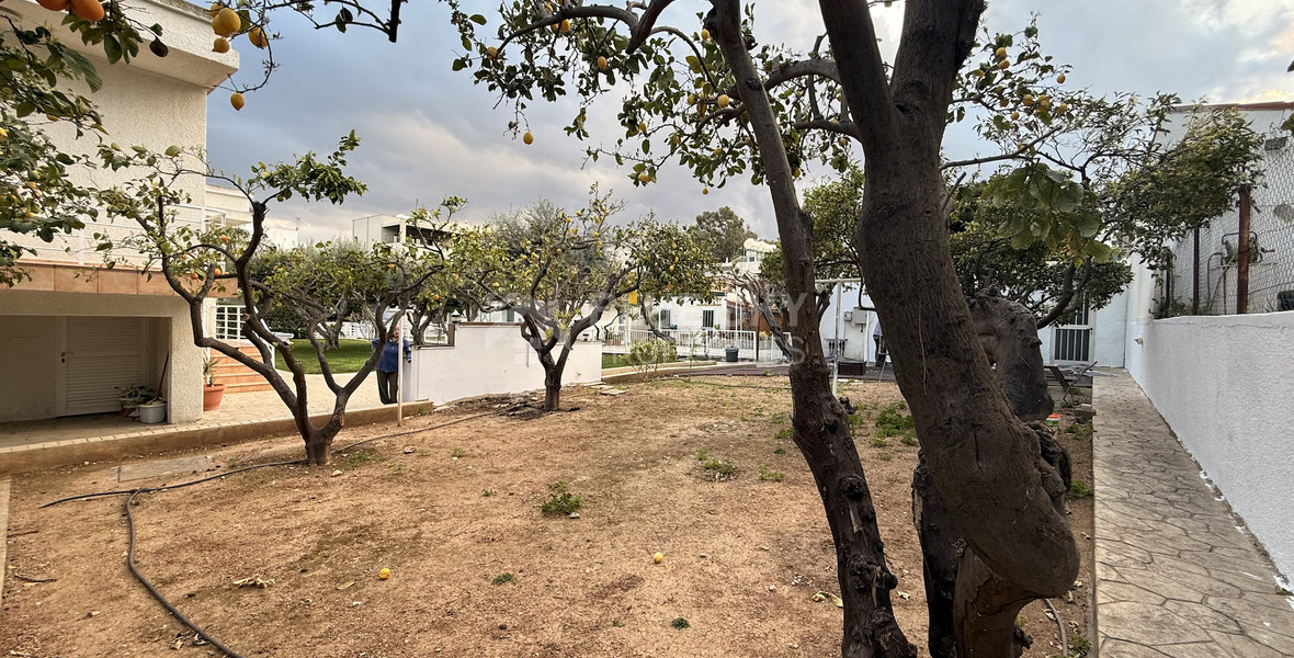 FOR RENT THREE BEDROOM DETACHED HOUSE ON A BIG PLOT IN KAPSALOS