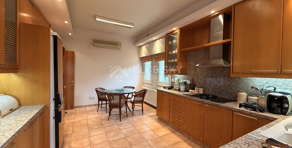 FOR RENT THREE BEDROOM DETACHED HOUSE ON A BIG PLOT IN KAPSALOS