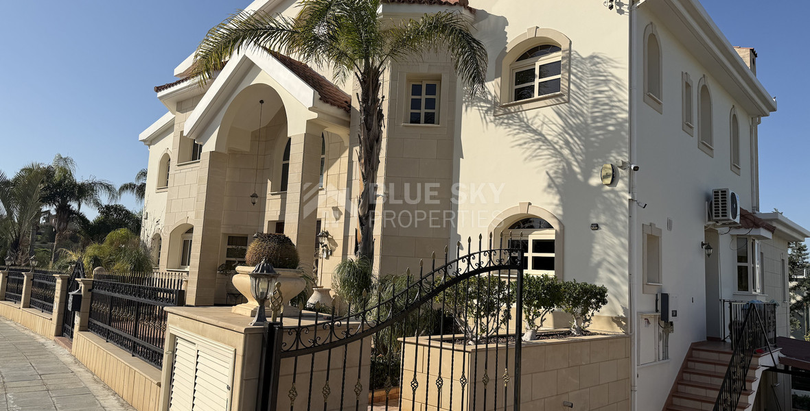 SALE: ELEGANT VILLA IN THE KALOGYRI AREA OF LIMASSOL WITH LARGE GARDENS AND ENTERTAINING AREAS.