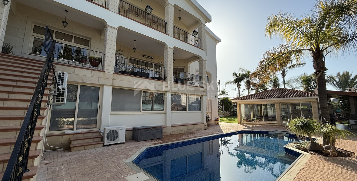 SALE: ELEGANT VILLA IN THE KALOGYRI AREA OF LIMASSOL WITH LARGE GARDENS AND ENTERTAINING AREAS.