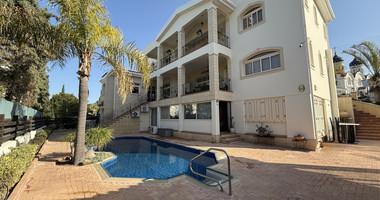 SALE: ELEGANT VILLA IN THE KALOGYRI AREA OF LIMASSOL WITH LARGE GARDENS AND ENTERTAINING AREAS.