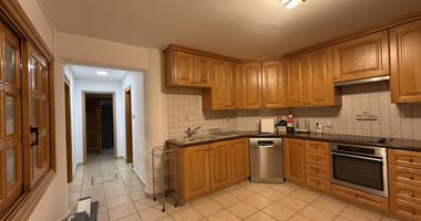 SALE: ELEGANT VILLA IN THE KALOGYRI AREA OF LIMASSOL WITH LARGE GARDENS AND ENTERTAINING AREAS.