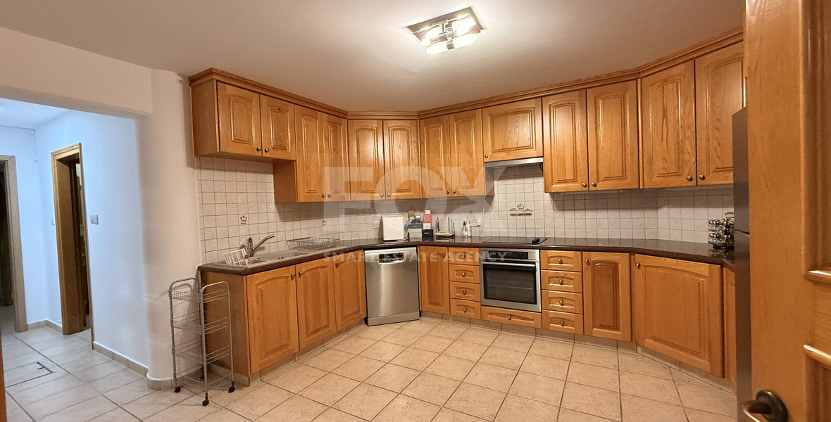 SALE: ELEGANT VILLA IN THE KALOGYRI AREA OF LIMASSOL WITH LARGE GARDENS AND ENTERTAINING AREAS.