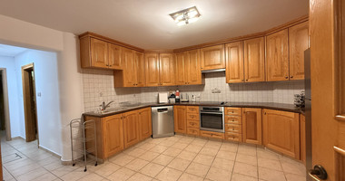 SALE: ELEGANT VILLA IN THE KALOGYRI AREA OF LIMASSOL WITH LARGE GARDENS AND ENTERTAINING AREAS.