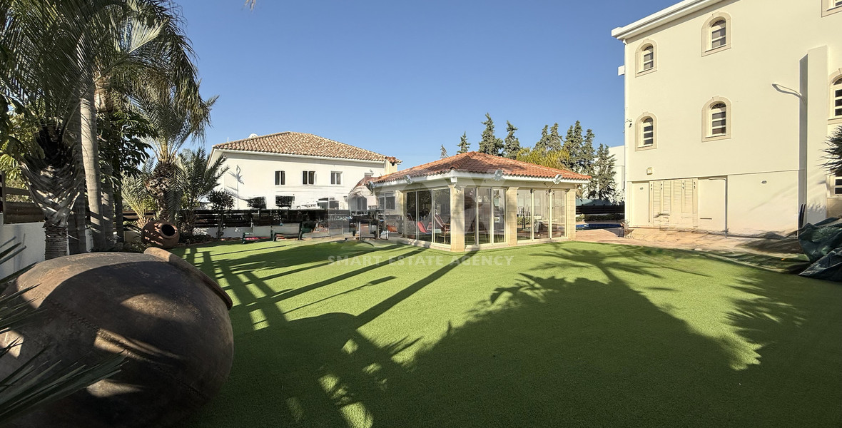 SALE: ELEGANT VILLA IN THE KALOGYRI AREA OF LIMASSOL WITH LARGE GARDENS AND ENTERTAINING AREAS.