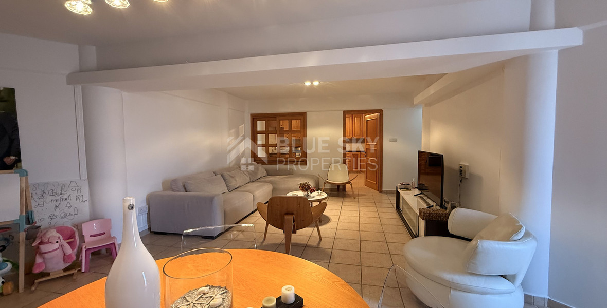 SALE: ELEGANT VILLA IN THE KALOGYRI AREA OF LIMASSOL WITH LARGE GARDENS AND ENTERTAINING AREAS.