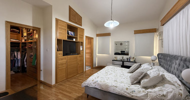 SALE: ELEGANT VILLA IN THE KALOGYRI AREA OF LIMASSOL WITH LARGE GARDENS AND ENTERTAINING AREAS.