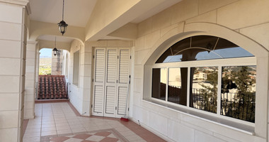 SALE: ELEGANT VILLA IN THE KALOGYRI AREA OF LIMASSOL WITH LARGE GARDENS AND ENTERTAINING AREAS.