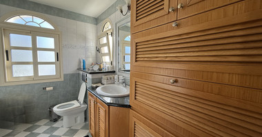 SALE: ELEGANT VILLA IN THE KALOGYRI AREA OF LIMASSOL WITH LARGE GARDENS AND ENTERTAINING AREAS.