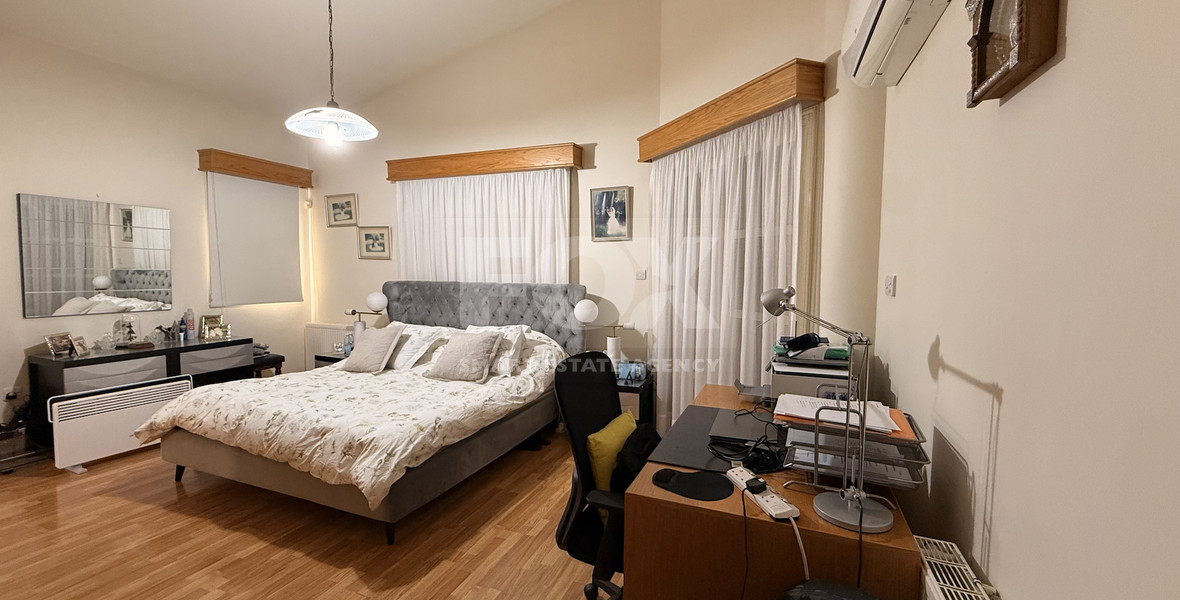 SALE: ELEGANT VILLA IN THE KALOGYRI AREA OF LIMASSOL WITH LARGE GARDENS AND ENTERTAINING AREAS.