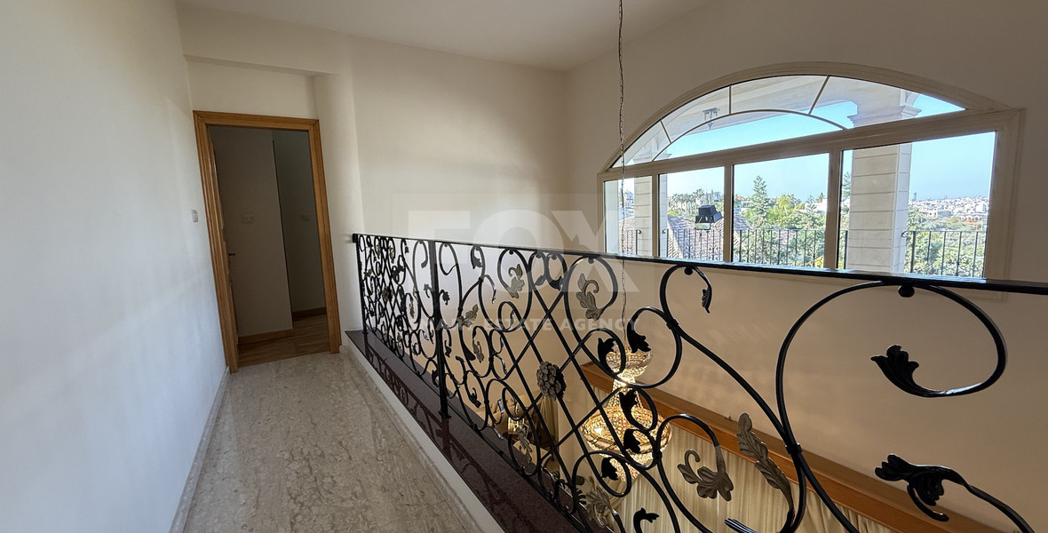 SALE: ELEGANT VILLA IN THE KALOGYRI AREA OF LIMASSOL WITH LARGE GARDENS AND ENTERTAINING AREAS.