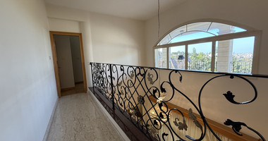 SALE: ELEGANT VILLA IN THE KALOGYRI AREA OF LIMASSOL WITH LARGE GARDENS AND ENTERTAINING AREAS.