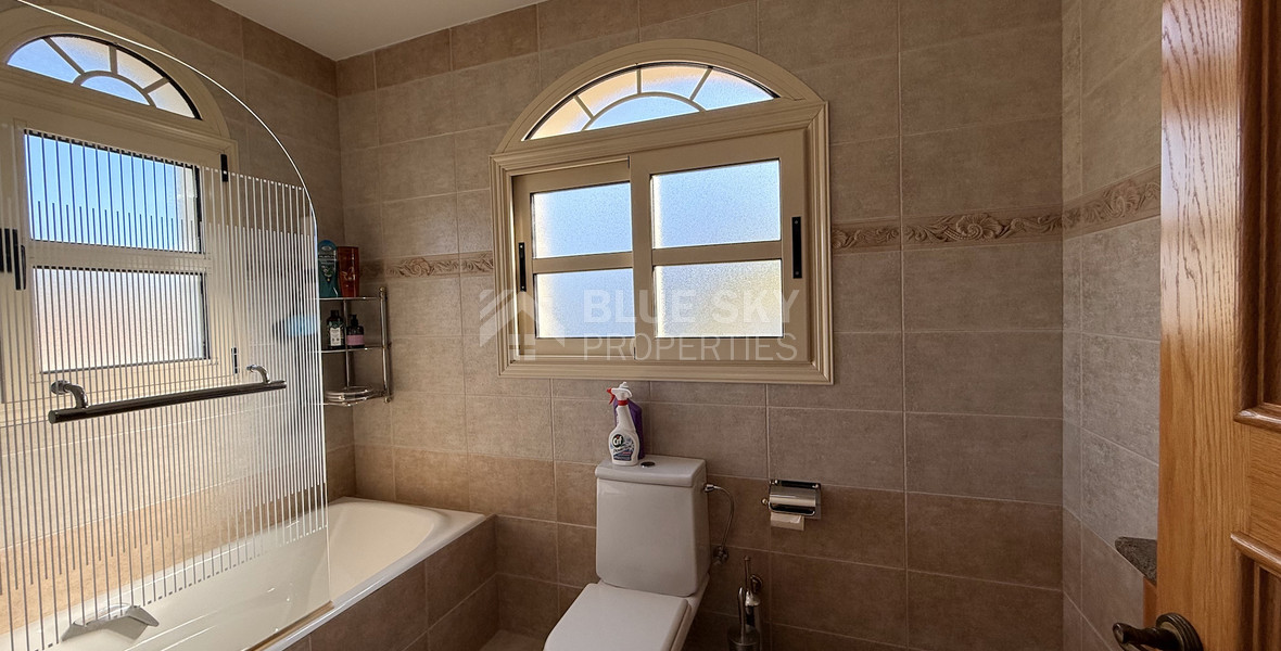 SALE: ELEGANT VILLA IN THE KALOGYRI AREA OF LIMASSOL WITH LARGE GARDENS AND ENTERTAINING AREAS.
