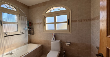 SALE: ELEGANT VILLA IN THE KALOGYRI AREA OF LIMASSOL WITH LARGE GARDENS AND ENTERTAINING AREAS.