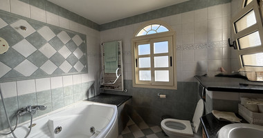 SALE: ELEGANT VILLA IN THE KALOGYRI AREA OF LIMASSOL WITH LARGE GARDENS AND ENTERTAINING AREAS.
