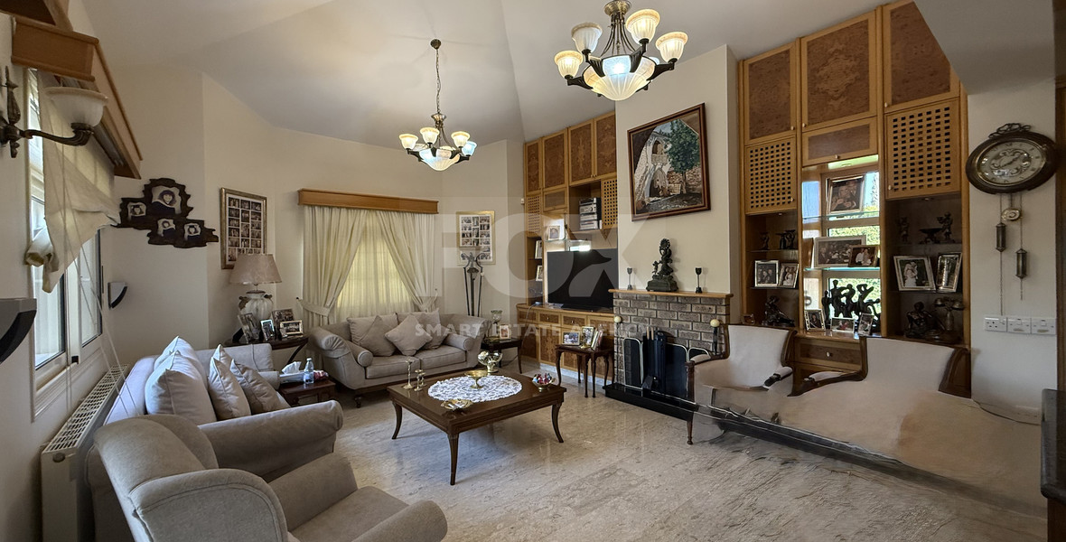 SALE: ELEGANT VILLA IN THE KALOGYRI AREA OF LIMASSOL WITH LARGE GARDENS AND ENTERTAINING AREAS.