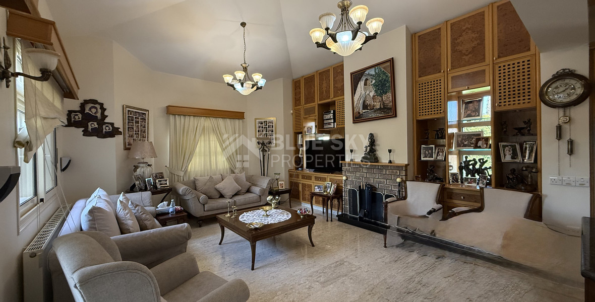 SALE: ELEGANT VILLA IN THE KALOGYRI AREA OF LIMASSOL WITH LARGE GARDENS AND ENTERTAINING AREAS.
