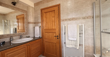 SALE: ELEGANT VILLA IN THE KALOGYRI AREA OF LIMASSOL WITH LARGE GARDENS AND ENTERTAINING AREAS.