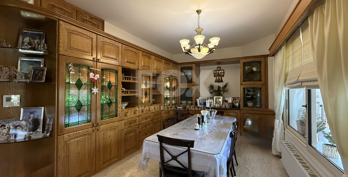 SALE: ELEGANT VILLA IN THE KALOGYRI AREA OF LIMASSOL WITH LARGE GARDENS AND ENTERTAINING AREAS.