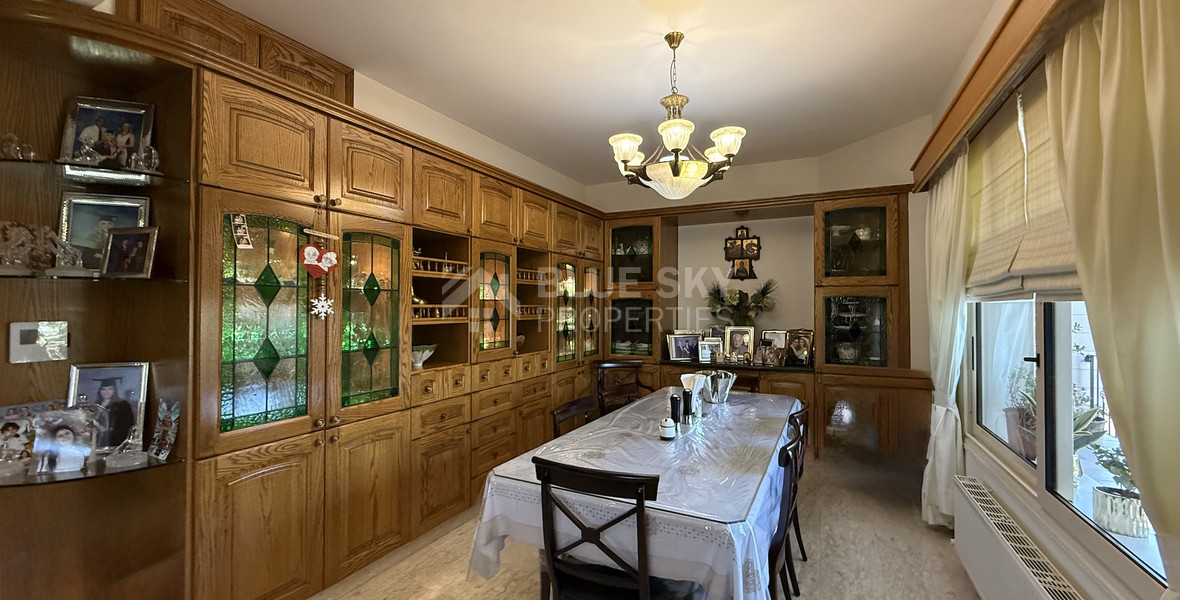SALE: ELEGANT VILLA IN THE KALOGYRI AREA OF LIMASSOL WITH LARGE GARDENS AND ENTERTAINING AREAS.
