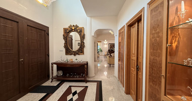 SALE: ELEGANT VILLA IN THE KALOGYRI AREA OF LIMASSOL WITH LARGE GARDENS AND ENTERTAINING AREAS.
