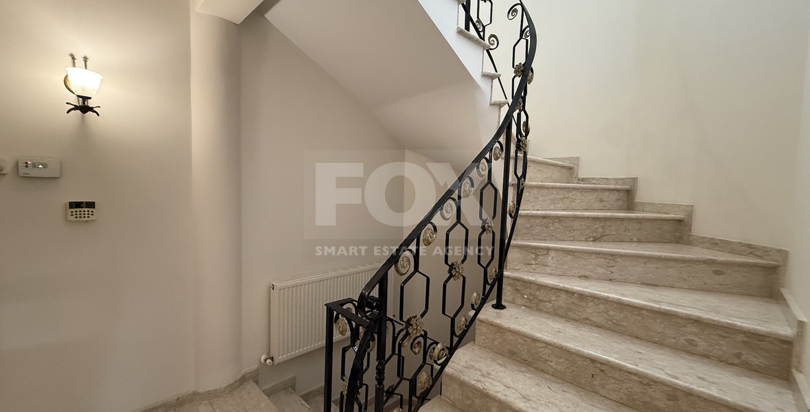 SALE: ELEGANT VILLA IN THE KALOGYRI AREA OF LIMASSOL WITH LARGE GARDENS AND ENTERTAINING AREAS.