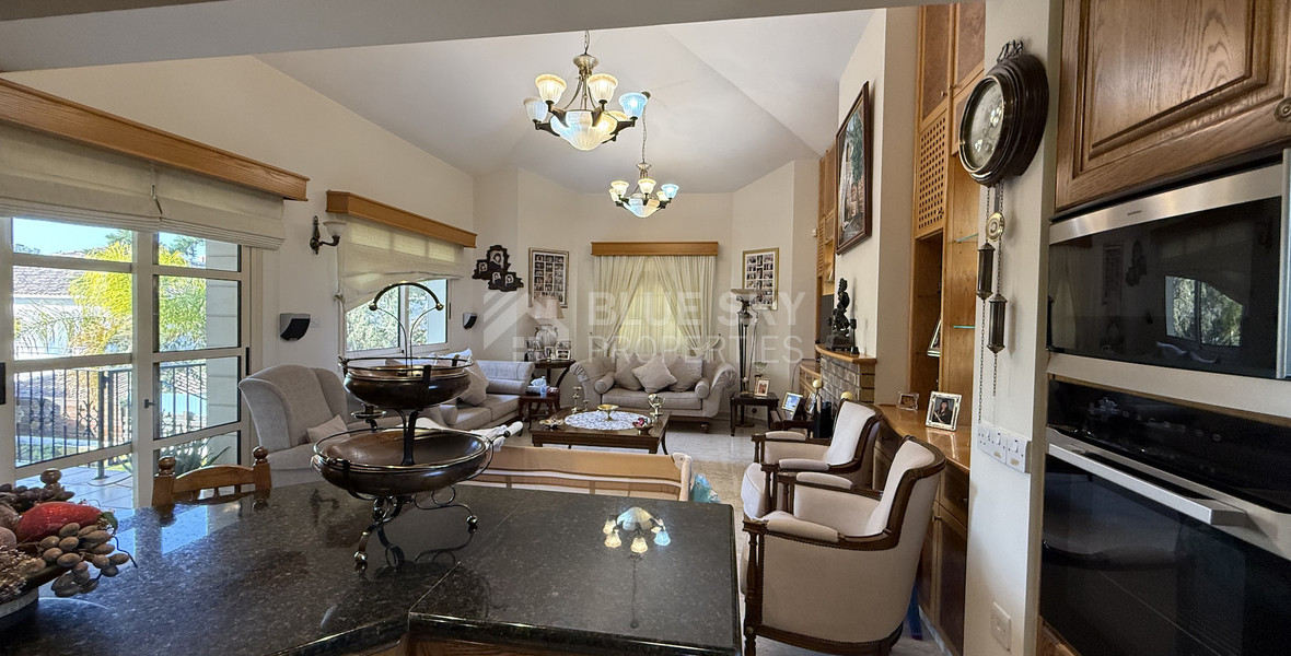 SALE: ELEGANT VILLA IN THE KALOGYRI AREA OF LIMASSOL WITH LARGE GARDENS AND ENTERTAINING AREAS.