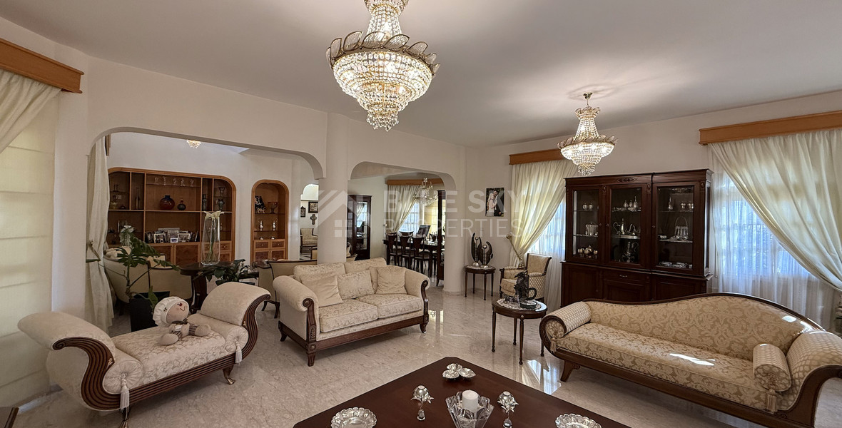 SALE: ELEGANT VILLA IN THE KALOGYRI AREA OF LIMASSOL WITH LARGE GARDENS AND ENTERTAINING AREAS.