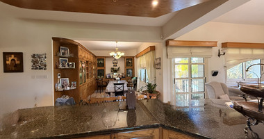 SALE: ELEGANT VILLA IN THE KALOGYRI AREA OF LIMASSOL WITH LARGE GARDENS AND ENTERTAINING AREAS.