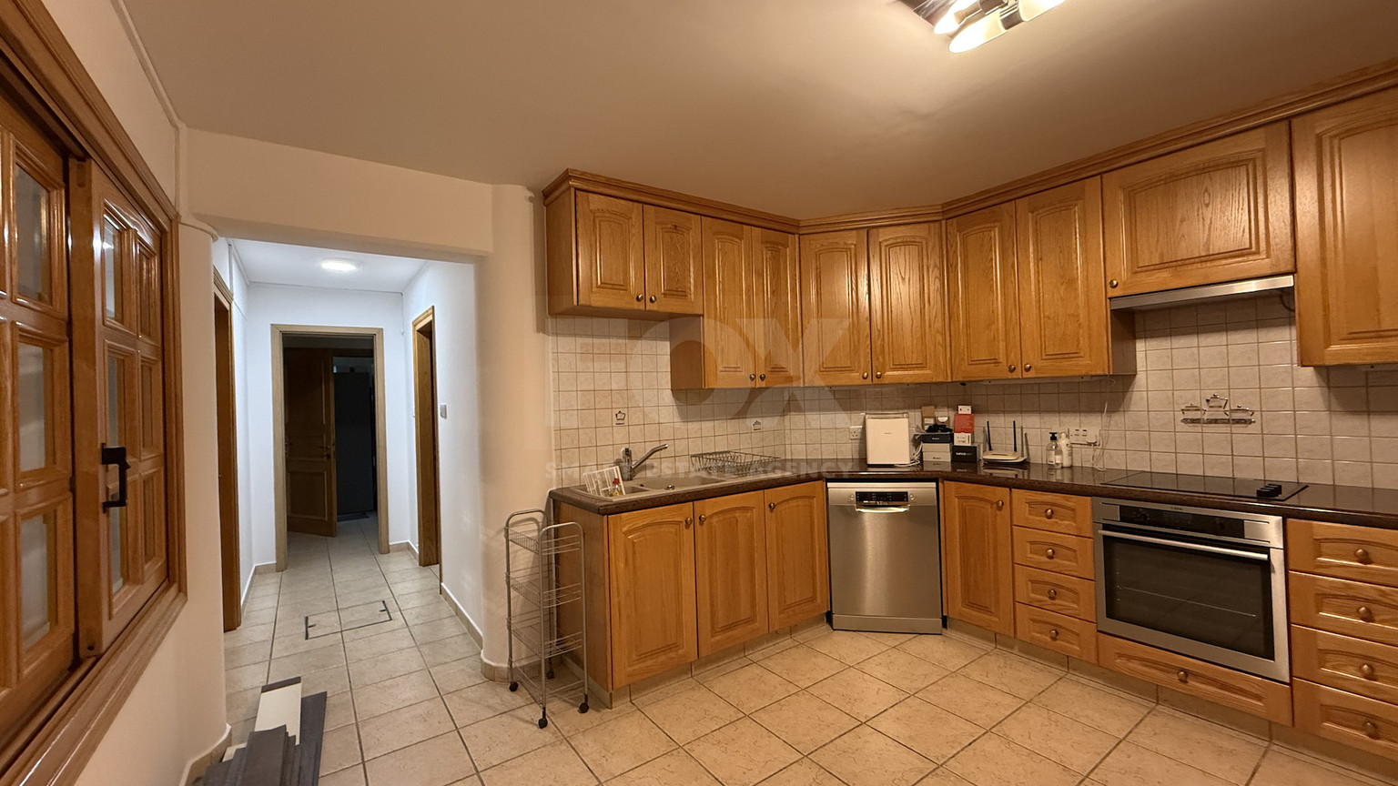 SALE: ELEGANT VILLA IN THE KALOGYRI AREA OF LIMASSOL WITH LARGE GARDENS AND ENTERTAINING AREAS.