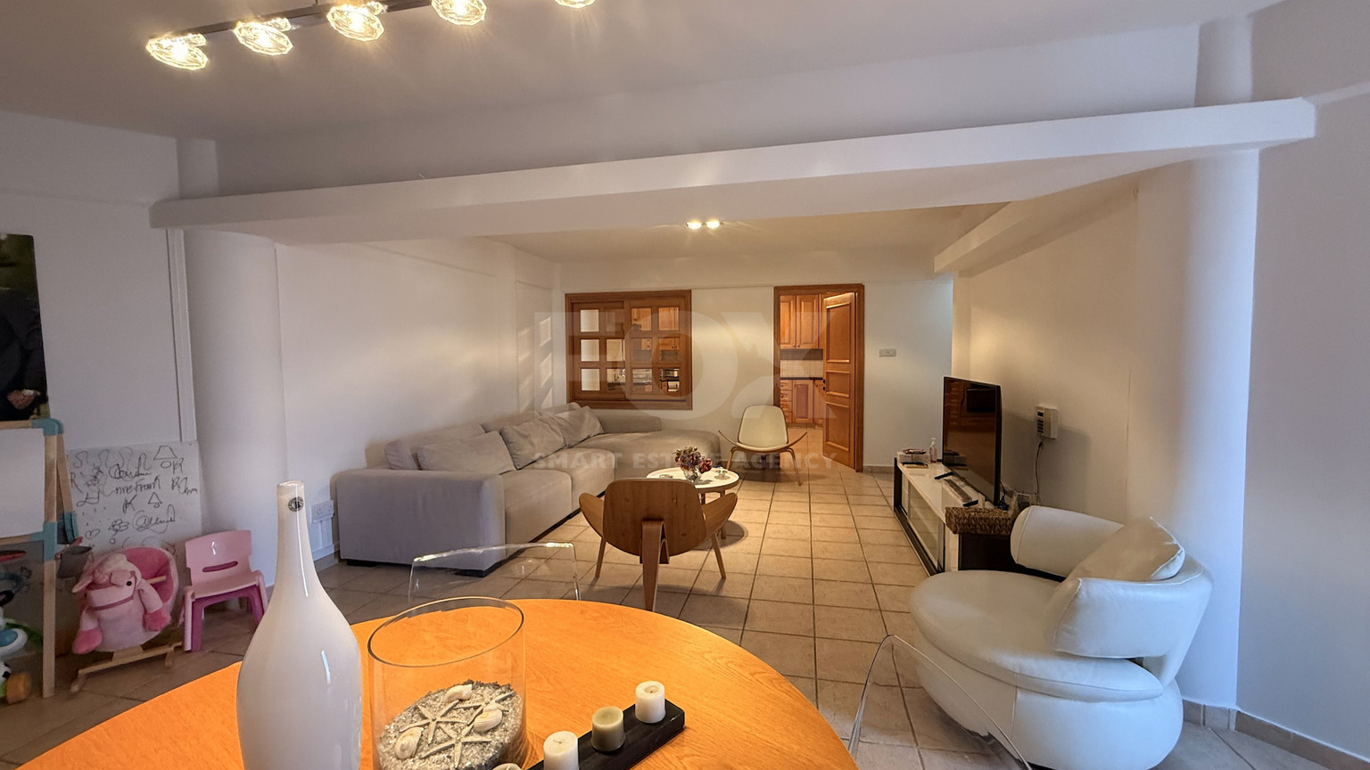 SALE: ELEGANT VILLA IN THE KALOGYRI AREA OF LIMASSOL WITH LARGE GARDENS AND ENTERTAINING AREAS.