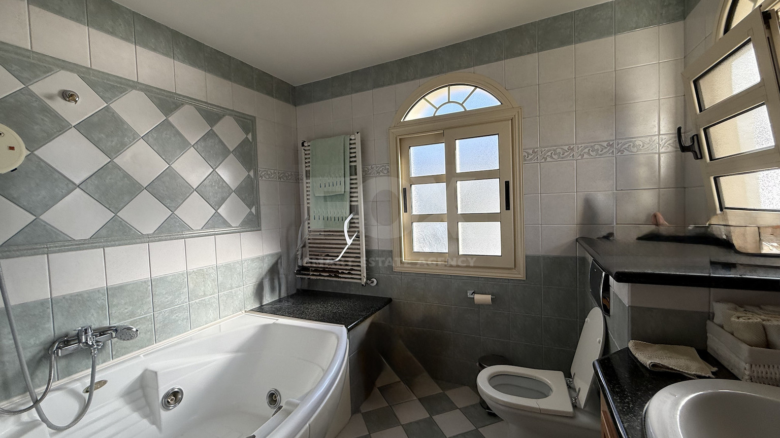 SALE: ELEGANT VILLA IN THE KALOGYRI AREA OF LIMASSOL WITH LARGE GARDENS AND ENTERTAINING AREAS.