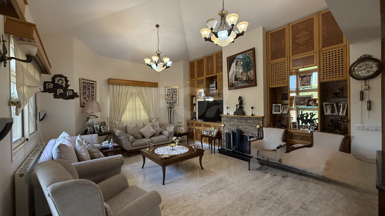 SALE: ELEGANT VILLA IN THE KALOGYRI AREA OF LIMASSOL WITH LARGE GARDENS AND ENTERTAINING AREAS.
