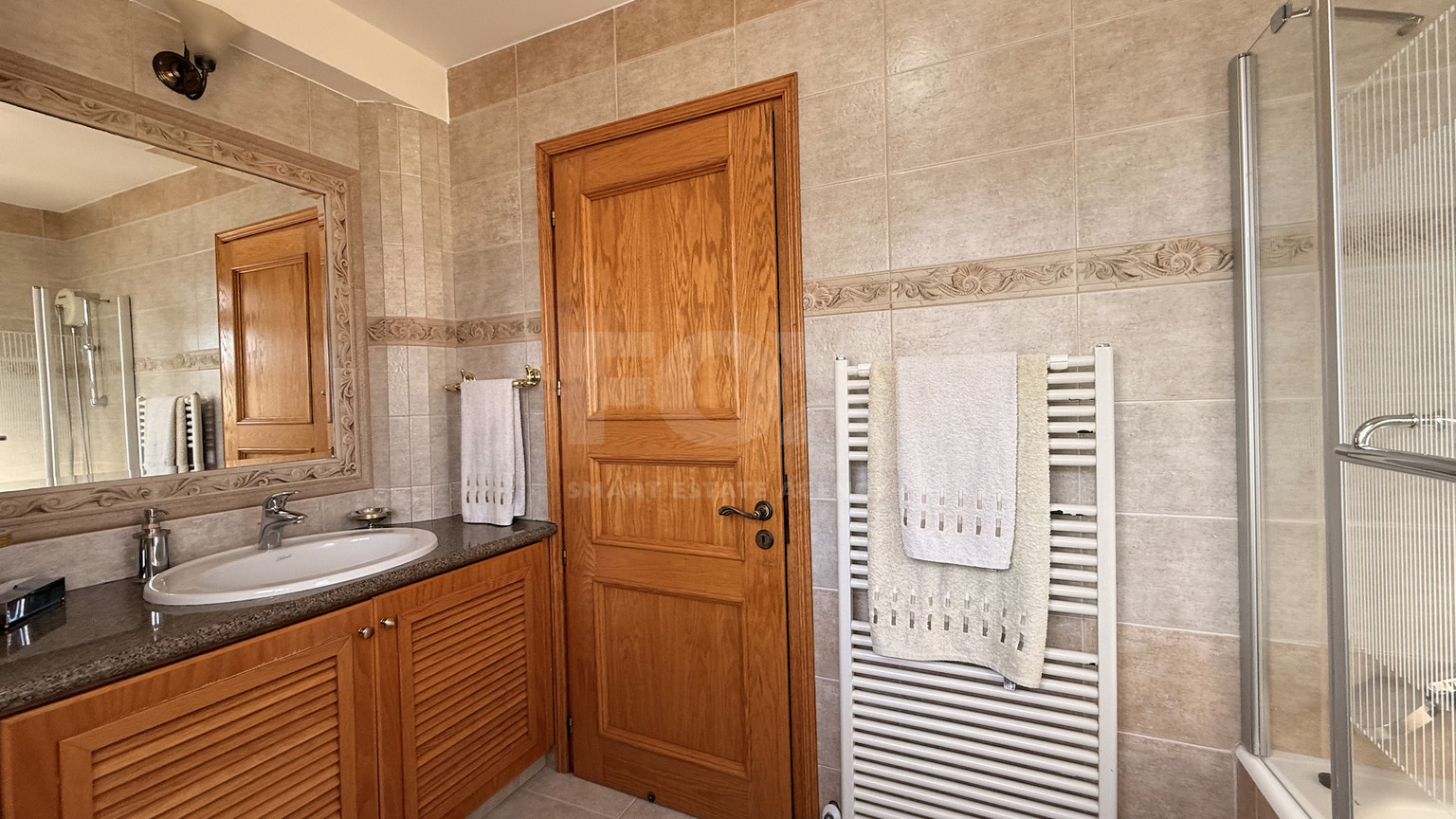 SALE: ELEGANT VILLA IN THE KALOGYRI AREA OF LIMASSOL WITH LARGE GARDENS AND ENTERTAINING AREAS.