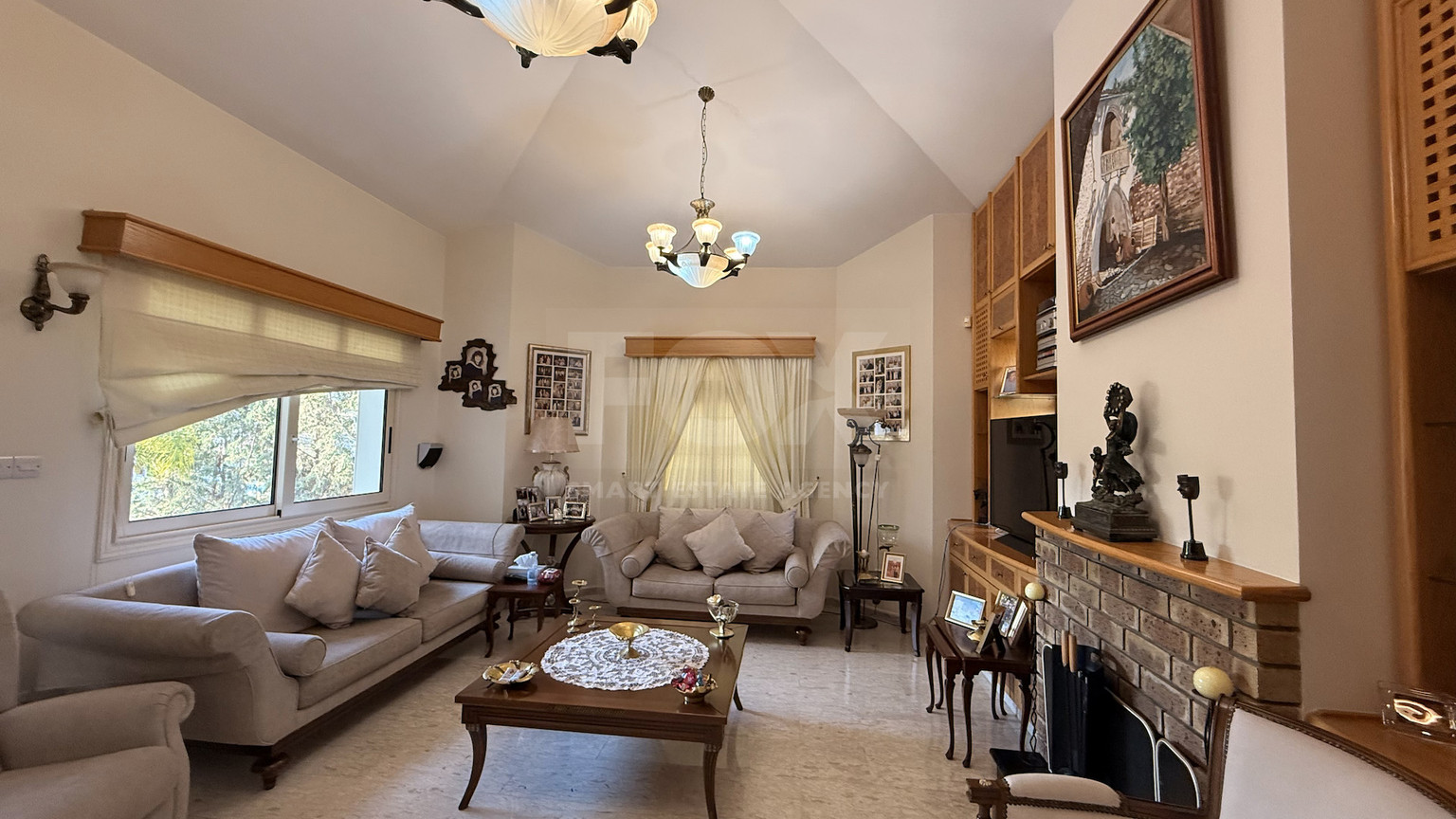 SALE: ELEGANT VILLA IN THE KALOGYRI AREA OF LIMASSOL WITH LARGE GARDENS AND ENTERTAINING AREAS.