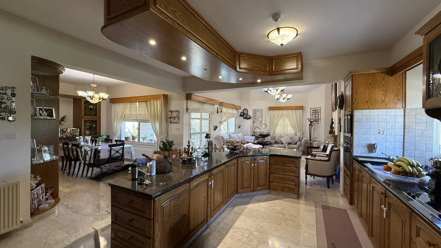SALE: ELEGANT VILLA IN THE KALOGYRI AREA OF LIMASSOL WITH LARGE GARDENS AND ENTERTAINING AREAS.