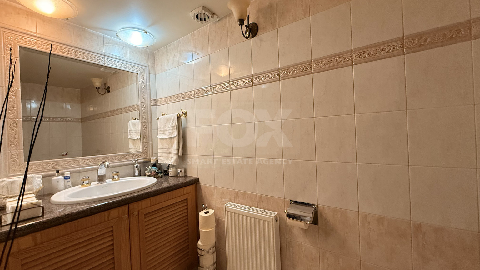 SALE: ELEGANT VILLA IN THE KALOGYRI AREA OF LIMASSOL WITH LARGE GARDENS AND ENTERTAINING AREAS.