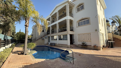SALE: ELEGANT VILLA IN THE KALOGYRI AREA OF LIMASSOL WITH LARGE GARDENS AND ENTERTAINING AREAS.
