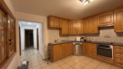 SALE: ELEGANT VILLA IN THE KALOGYRI AREA OF LIMASSOL WITH LARGE GARDENS AND ENTERTAINING AREAS.