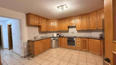 SALE: ELEGANT VILLA IN THE KALOGYRI AREA OF LIMASSOL WITH LARGE GARDENS AND ENTERTAINING AREAS.