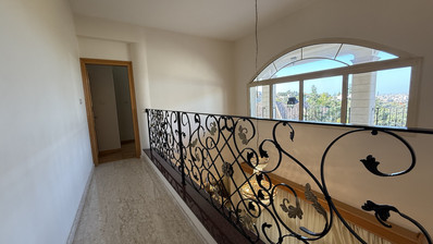 SALE: ELEGANT VILLA IN THE KALOGYRI AREA OF LIMASSOL WITH LARGE GARDENS AND ENTERTAINING AREAS.
