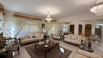 SALE: ELEGANT VILLA IN THE KALOGYRI AREA OF LIMASSOL WITH LARGE GARDENS AND ENTERTAINING AREAS.