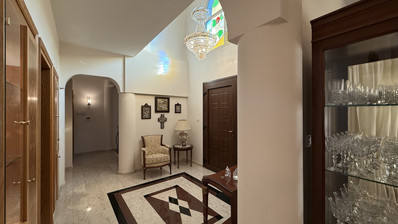 SALE: ELEGANT VILLA IN THE KALOGYRI AREA OF LIMASSOL WITH LARGE GARDENS AND ENTERTAINING AREAS.