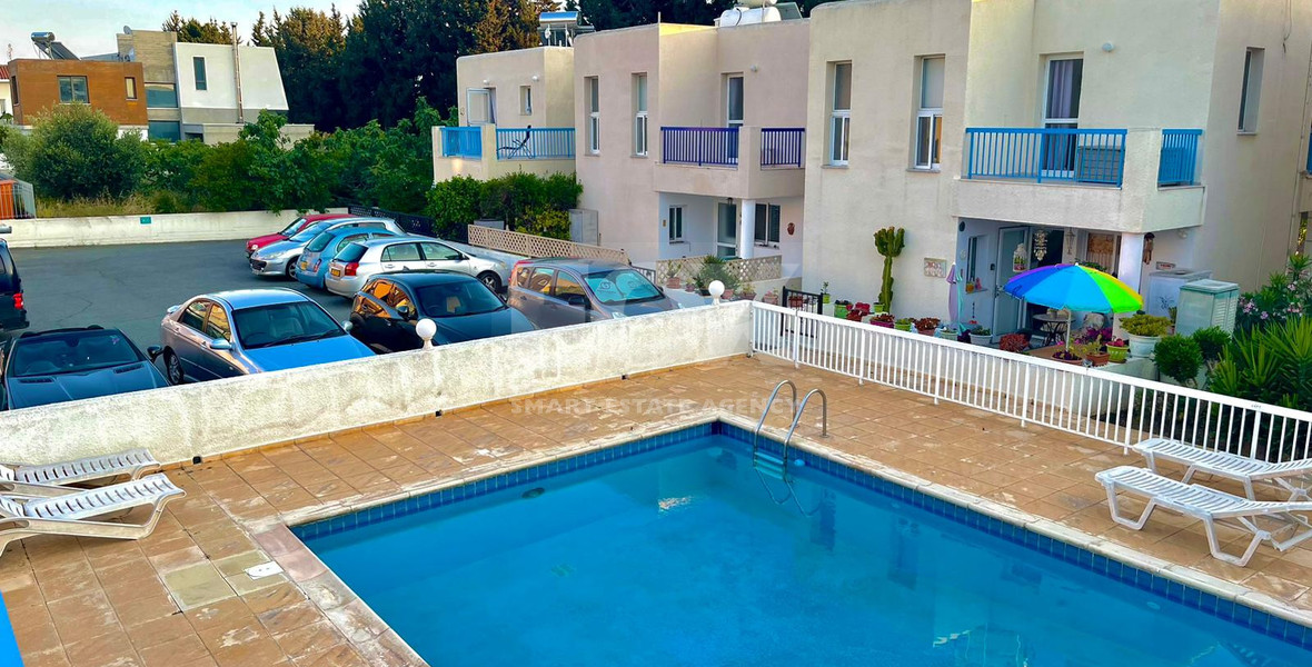 Fully Furnished One Bedroom Apartment with communal swimming pool in Universal Area, for rent