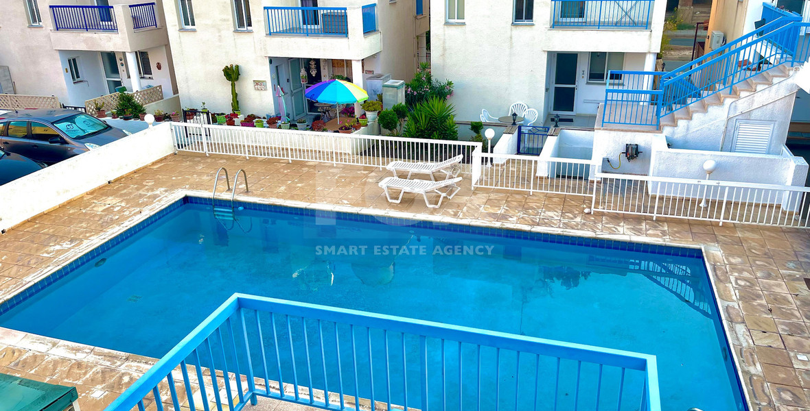 Fully Furnished One Bedroom Apartment with communal swimming pool in Universal Area, for rent