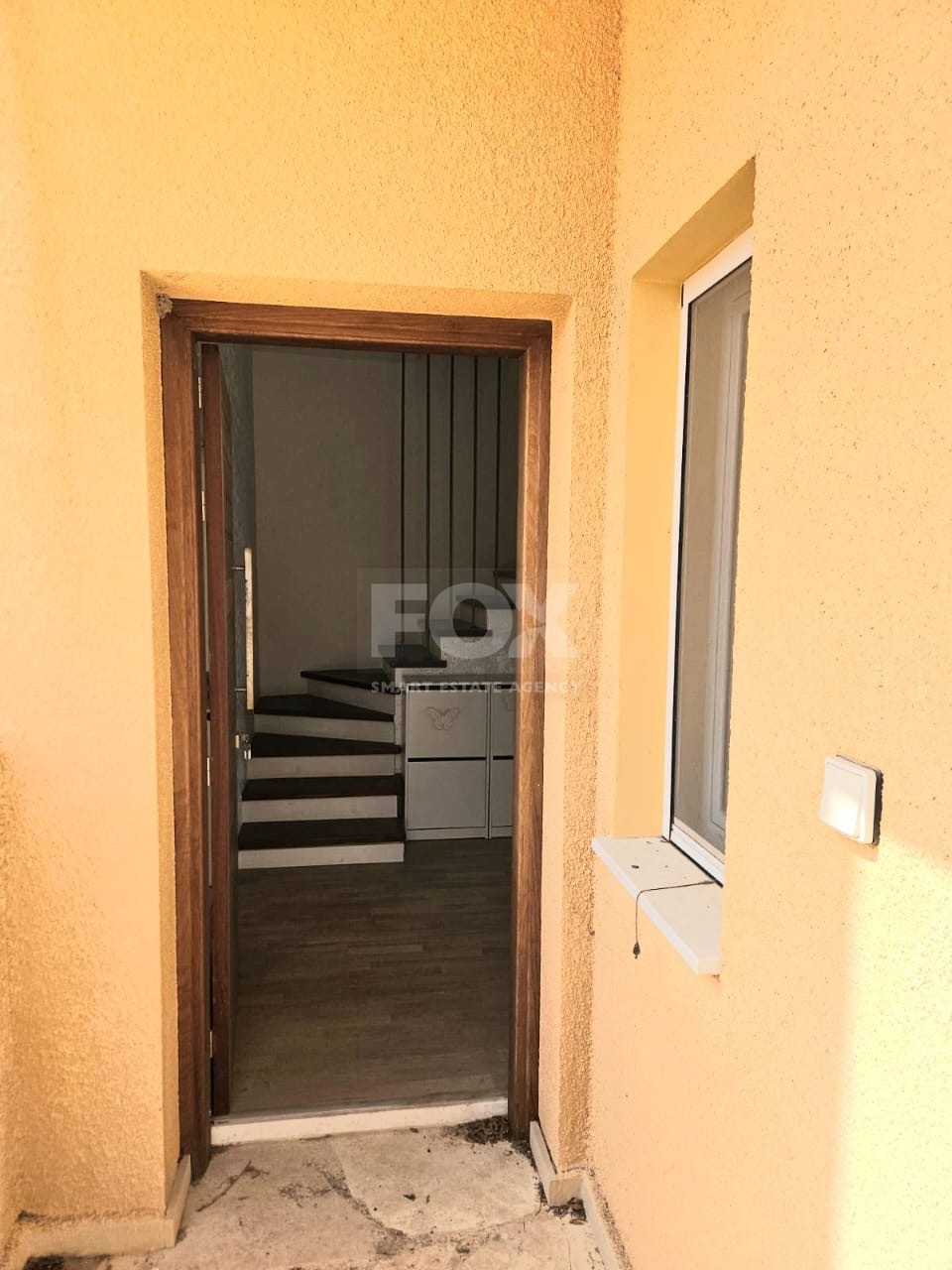 For sale Spacious Partially Furnished Apartment for Sale Chlorakas